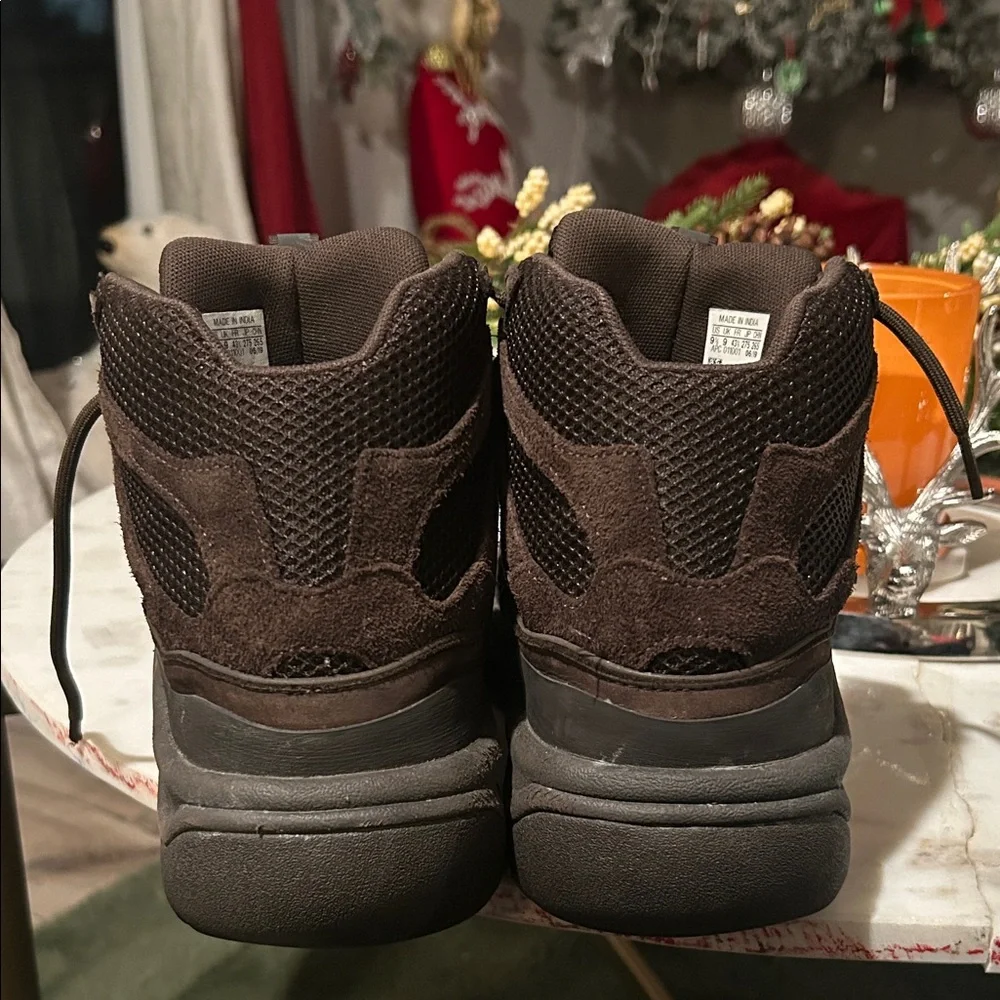 100% AUTHENTIC ADIDAS YEEZY DESERT BOOT OIL BOOTS SIZE US 9.5 - Picture 4 of 10